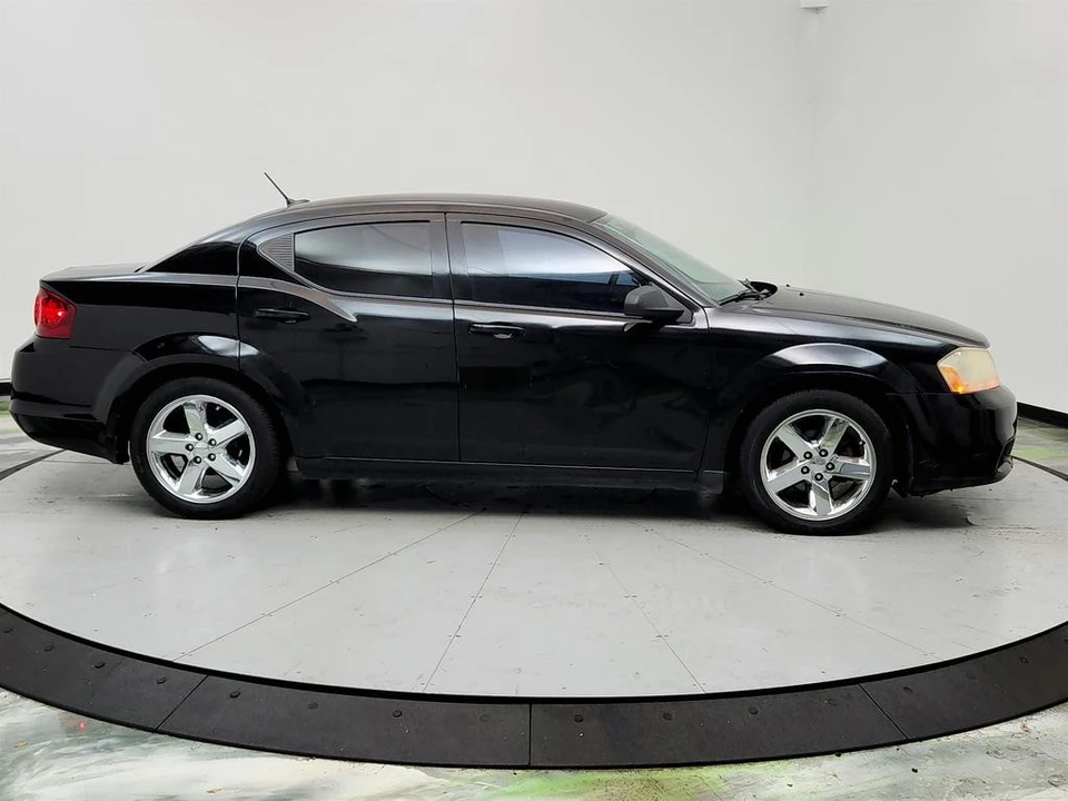 2013 Dodge Avenger Sedan - Image 4 of 12