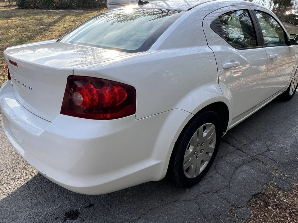 2013 Dodge Avenger Sedan - Image 3 of 10