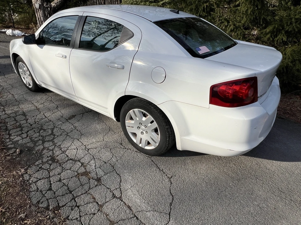 2013 Dodge Avenger Sedan - Image 4 of 10
