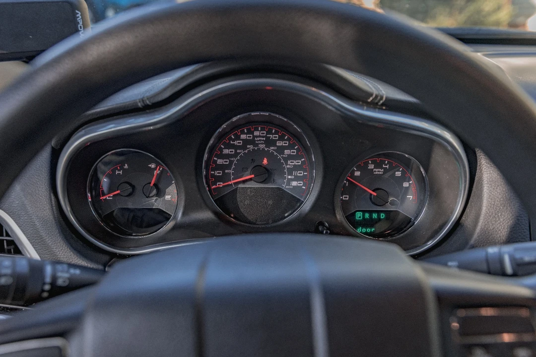2013 Dodge Avenger Sedan - Image 9 of 15