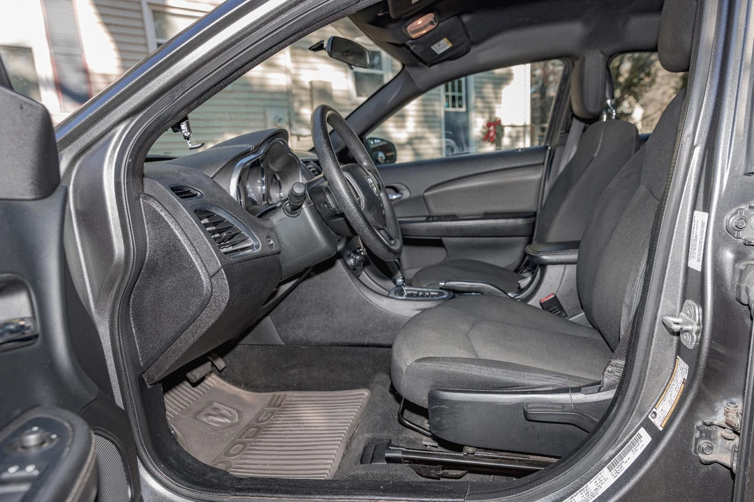 2013 Dodge Avenger Sedan - Image 11 of 15