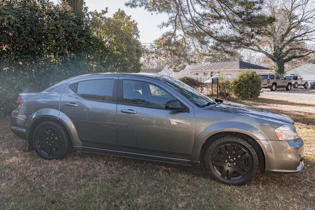 2013 Dodge Avenger Sedan - Image 5 of 15