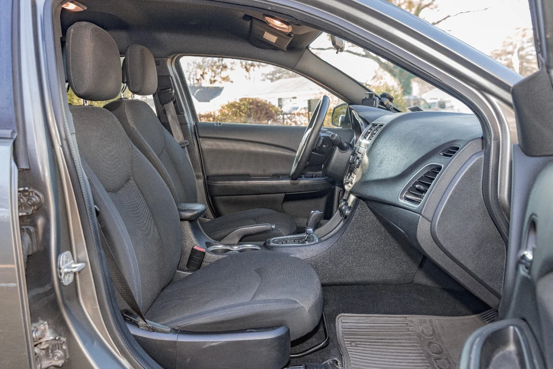 2013 Dodge Avenger Sedan - Image 12 of 15