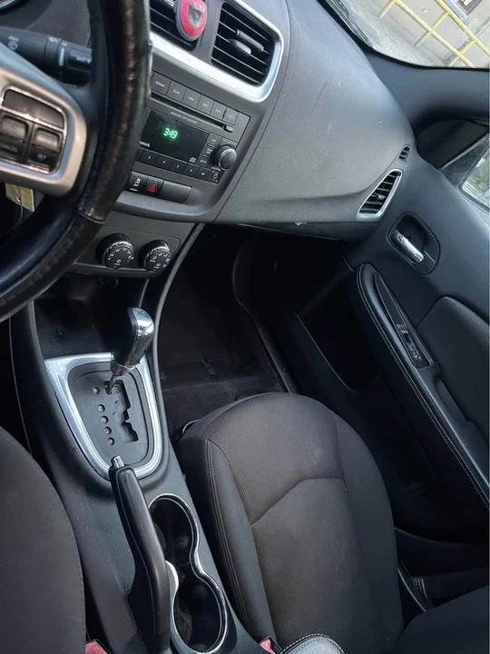 2013 Dodge Avenger Sedan - Image 11 of 15