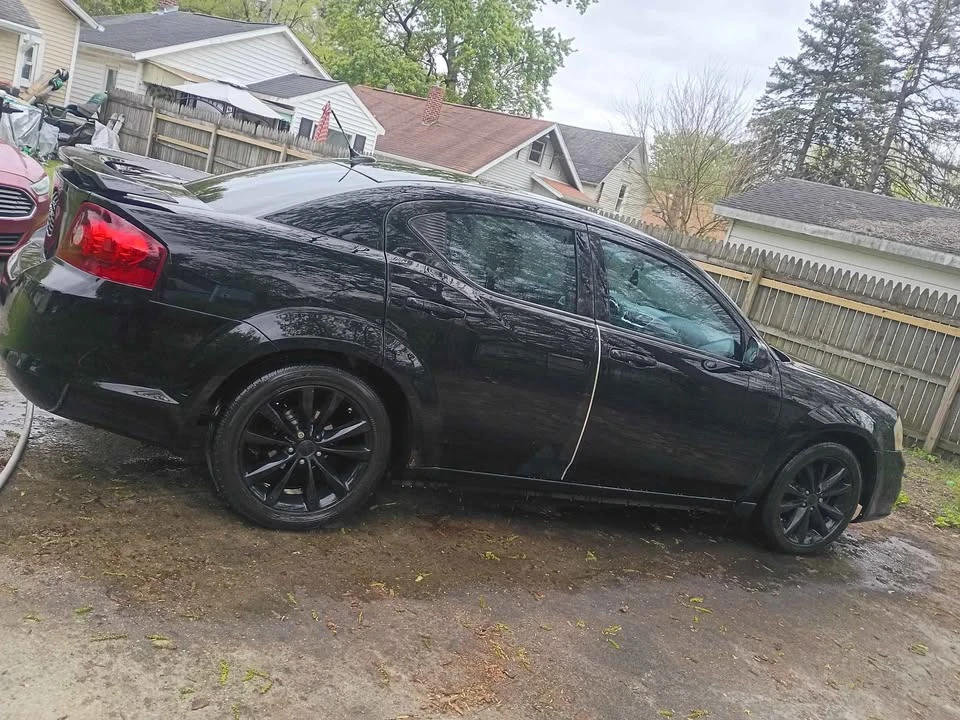2013 Dodge Avenger Sedan - Image 2 of 7