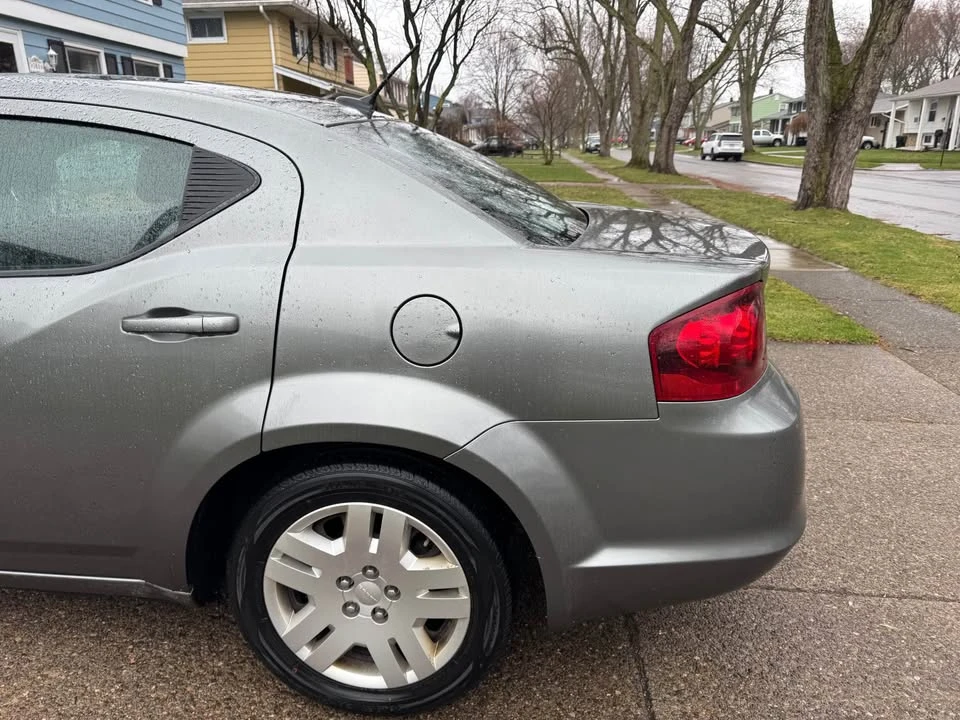 2013 Dodge Avenger Sedan - Image 4 of 9