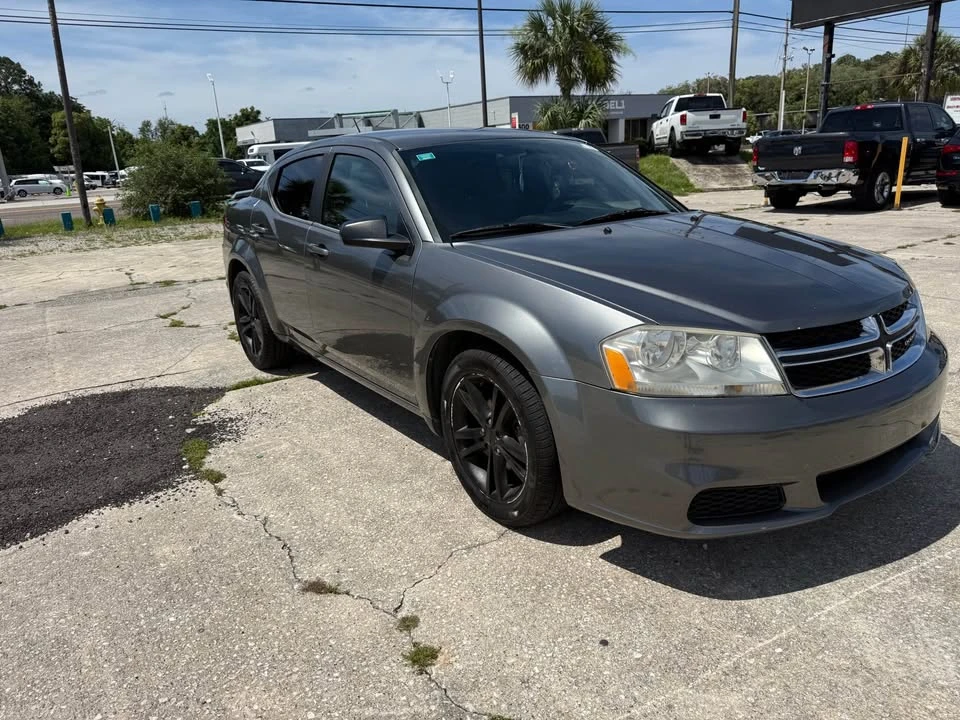 2013 Dodge Avenger Sedan - Image 5 of 17