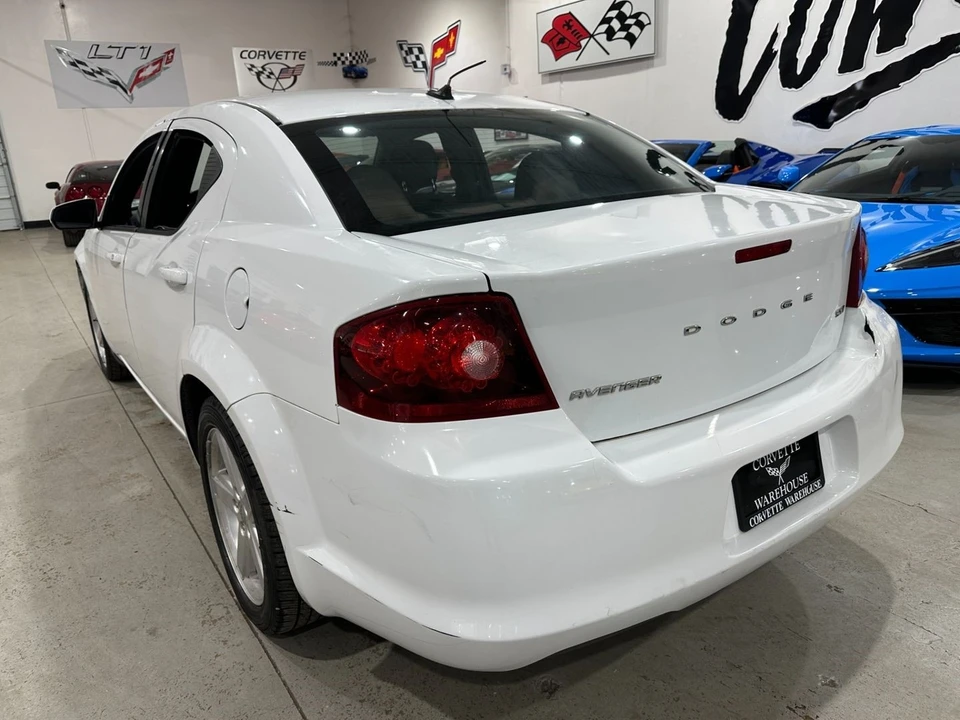 2013 Dodge Avenger Sedan - Image 4 of 11
