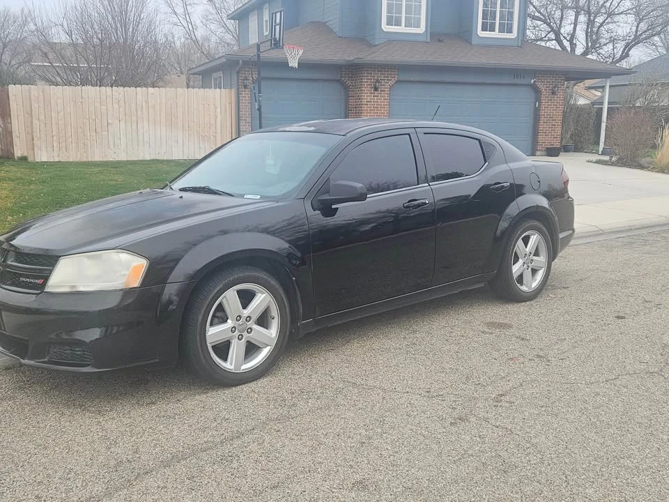 2013 Dodge Avenger Sedan - Image 2 of 11