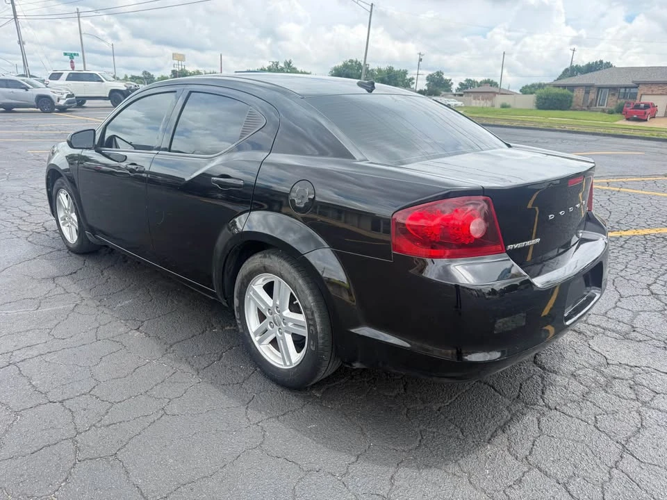 2013 Dodge Avenger Sedan - Image 4 of 9