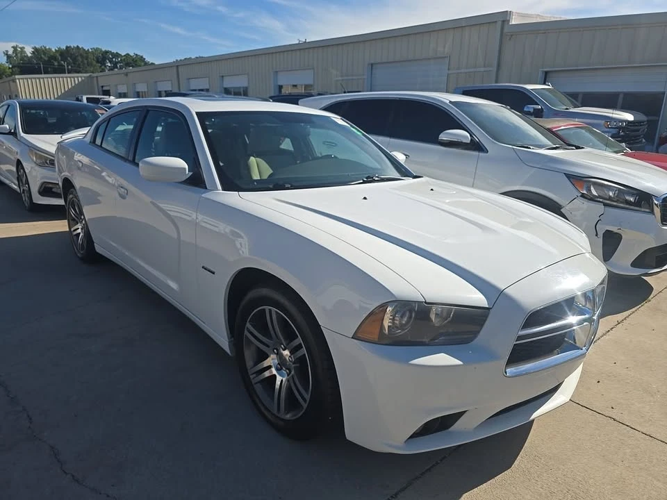 2013 Dodge Charger 7th Gen - Image 13 of 16