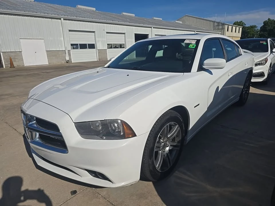 2013 Dodge Charger 7th Gen - Image 4 of 16