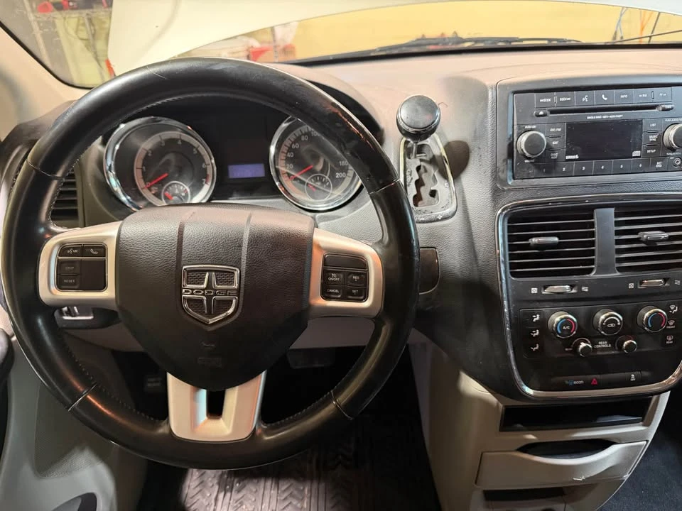 2013 Dodge Caravan - Image 5 of 8