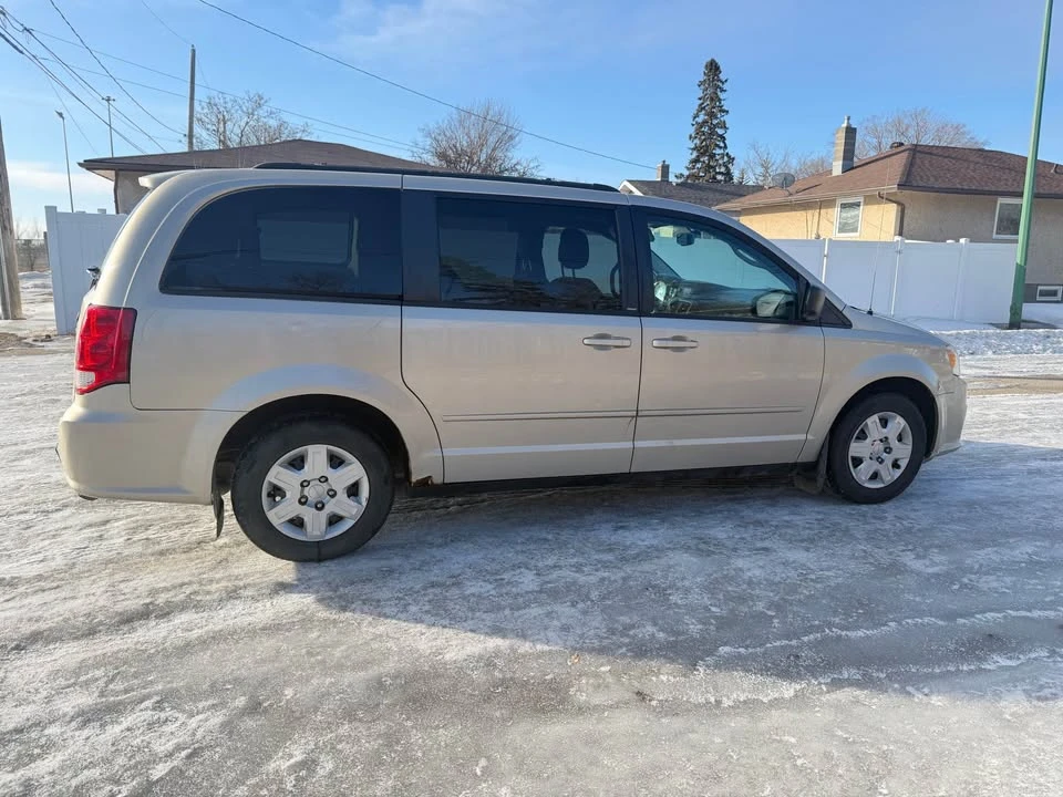 2013 Dodge Caravan - Image 3 of 8