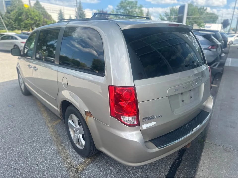 2013 Dodge Caravan - Image 10 of 15