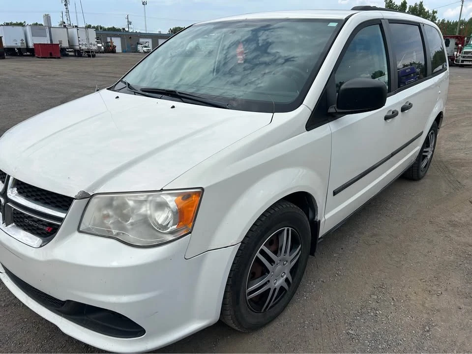 2013 Dodge Caravan - Image 2 of 9