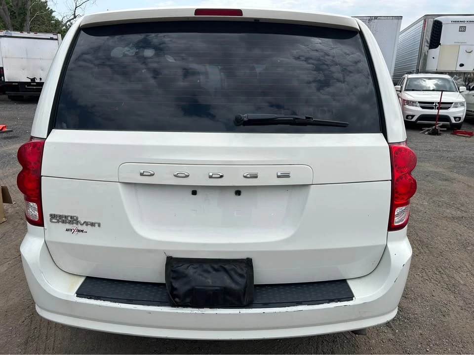 2013 Dodge Caravan - Image 6 of 9