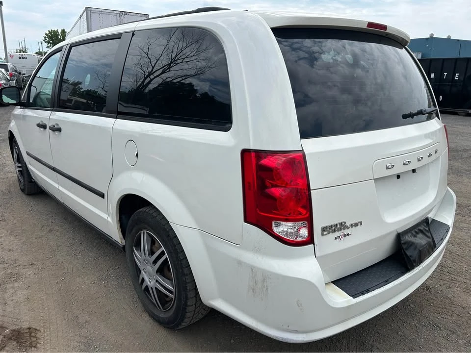 2013 Dodge Caravan - Image 4 of 9