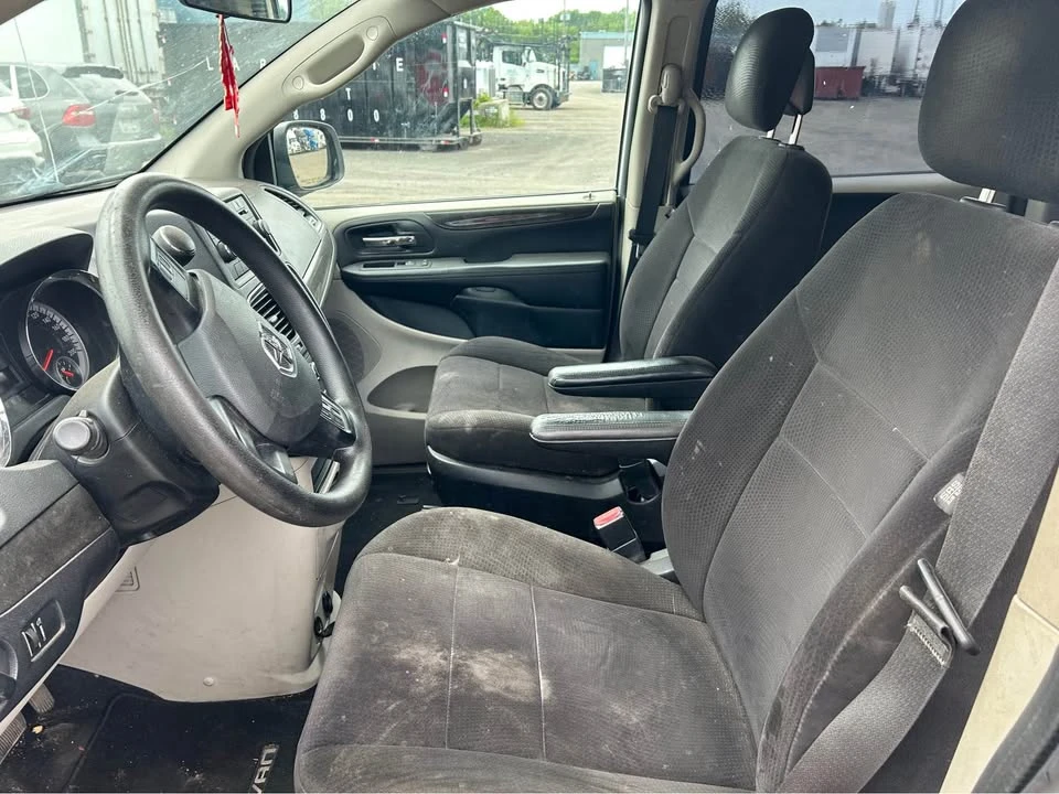 2013 Dodge Caravan - Image 8 of 9
