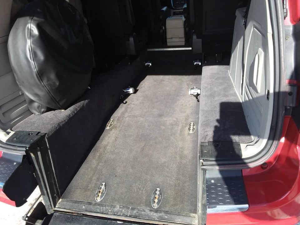 2013 Dodge Caravan - Image 3 of 21