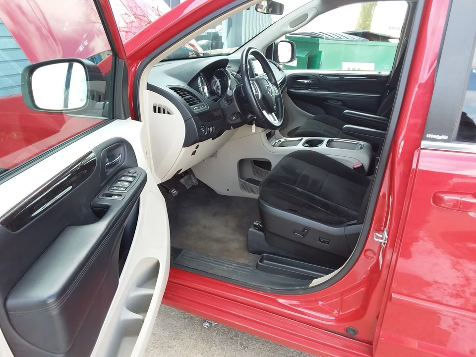 2013 Dodge Caravan - Image 18 of 21