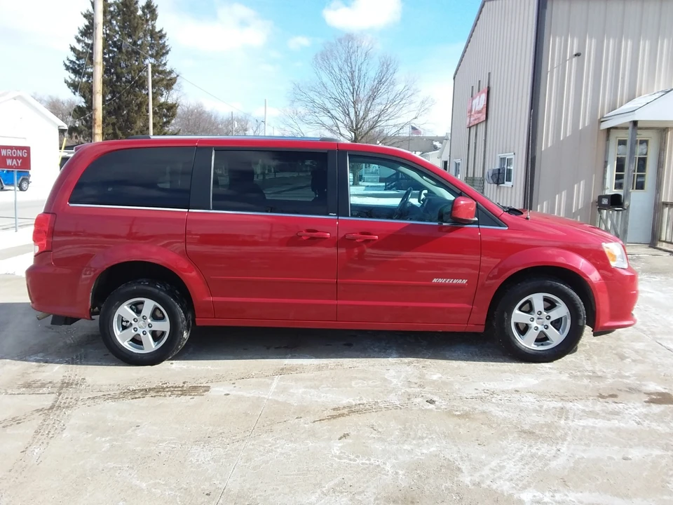 2013 Dodge Caravan - Image 9 of 21