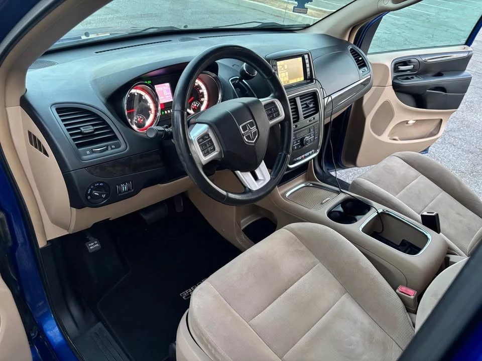 2013 Dodge Caravan - Image 8 of 19