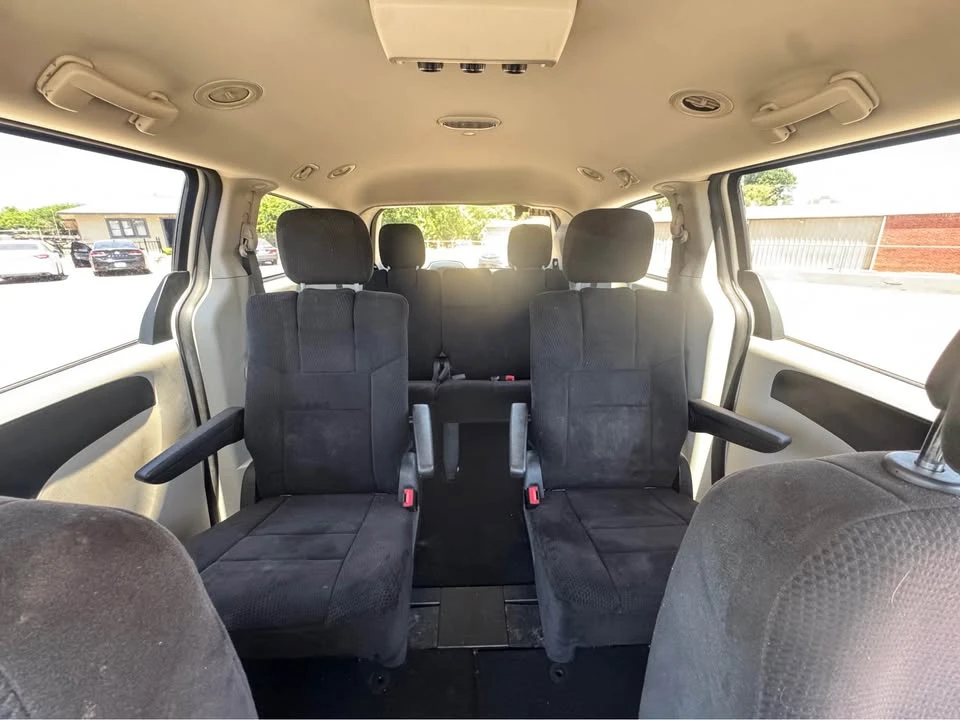 2013 Dodge Caravan - Image 8 of 10