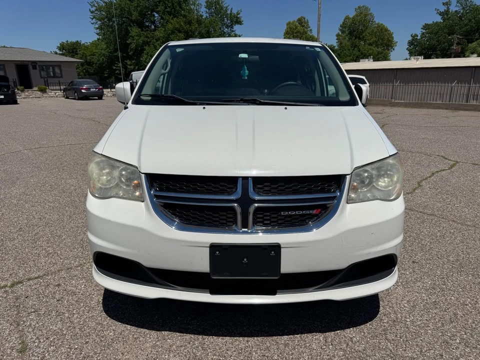 2013 Dodge Caravan - Image 2 of 10