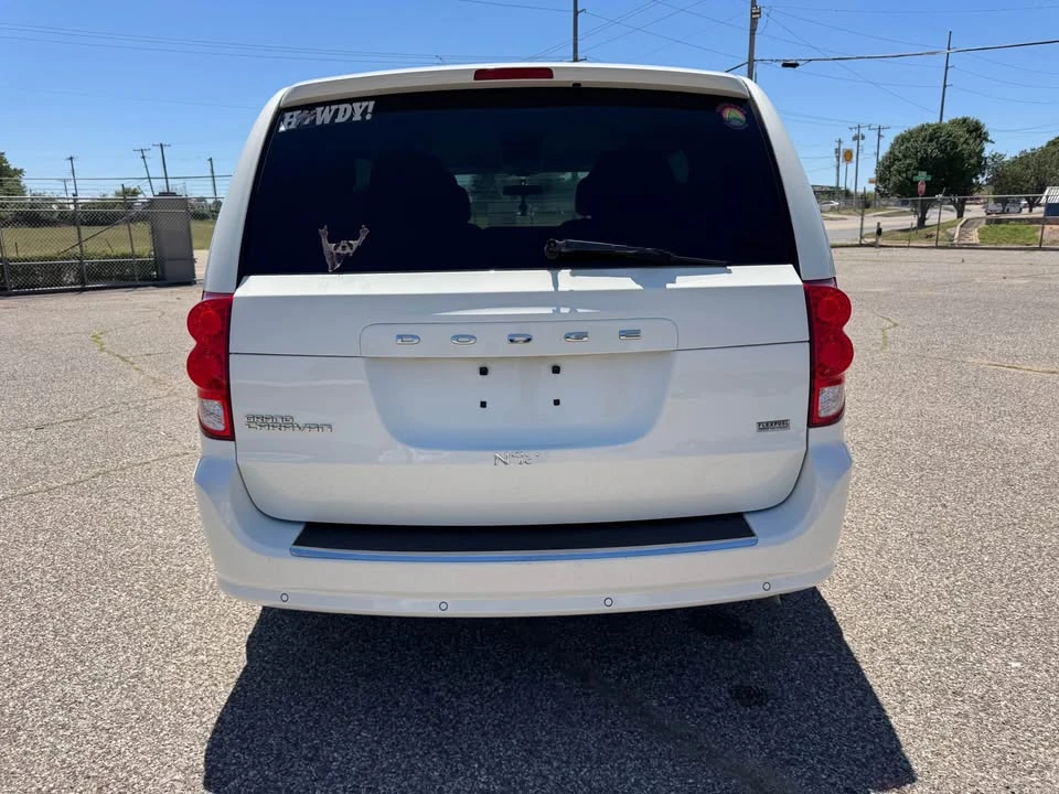 2013 Dodge Caravan - Image 10 of 10