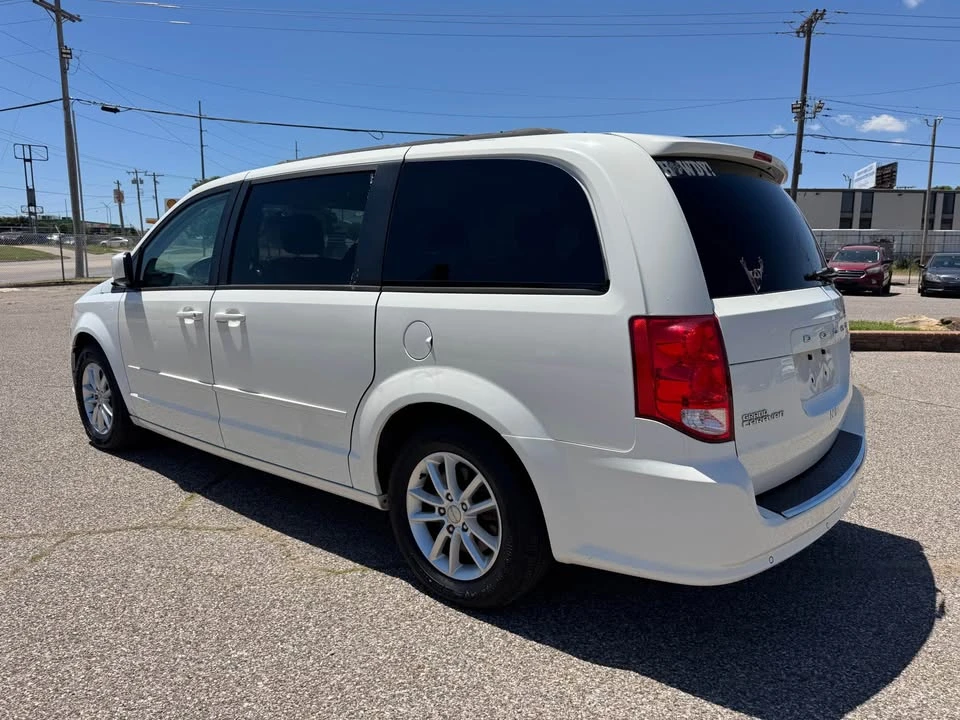 2013 Dodge Caravan - Image 4 of 10