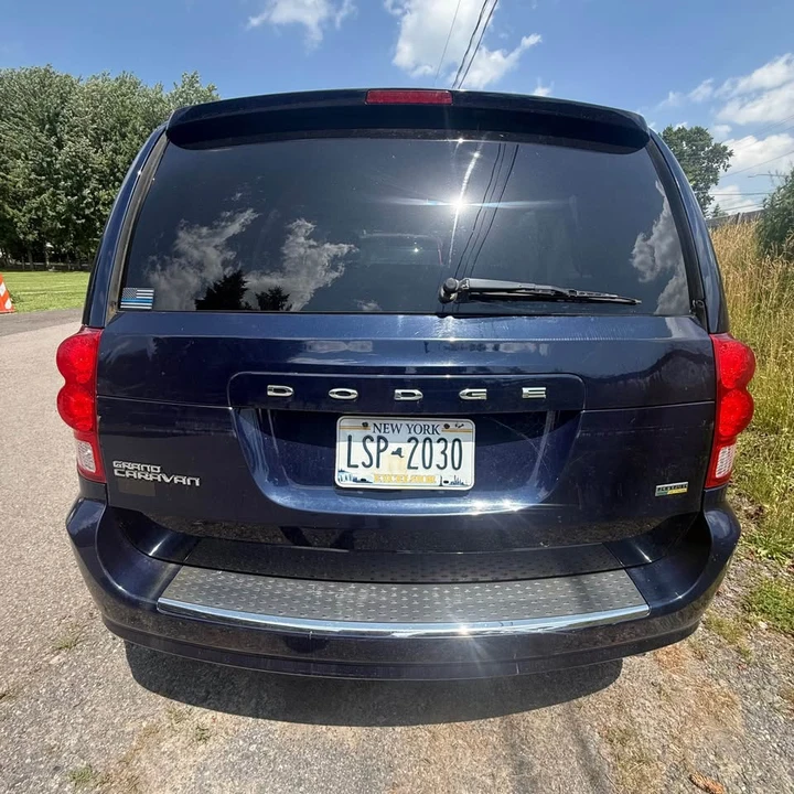 2013 Dodge Caravan - Image 2 of 14