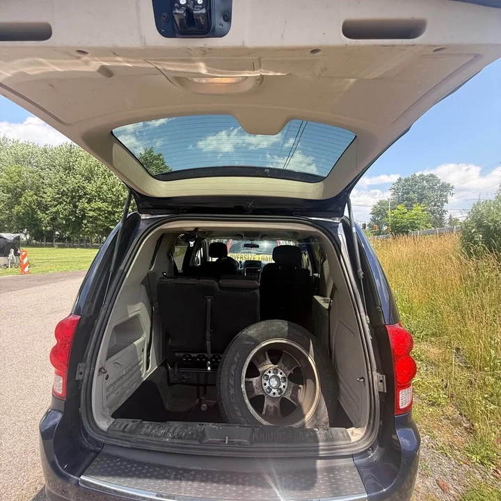 2013 Dodge Caravan - Image 14 of 14