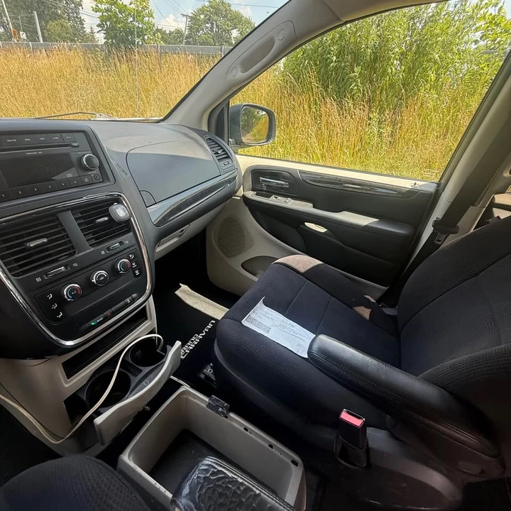 2013 Dodge Caravan - Image 11 of 14