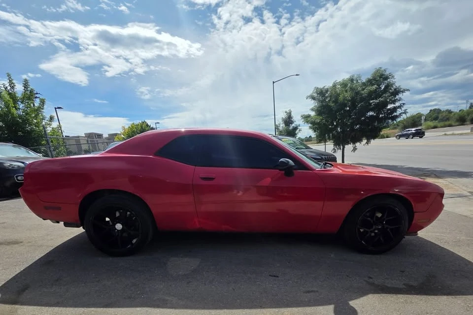 2013 Dodge Challenger 3rd Gen - Image 4 of 12