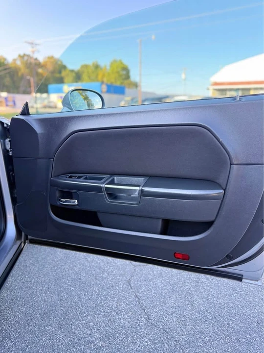 2013 Dodge Challenger 3rd Gen - Image 16 of 19