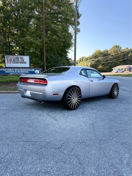 2013 Dodge Challenger 3rd Gen - Image 9 of 19