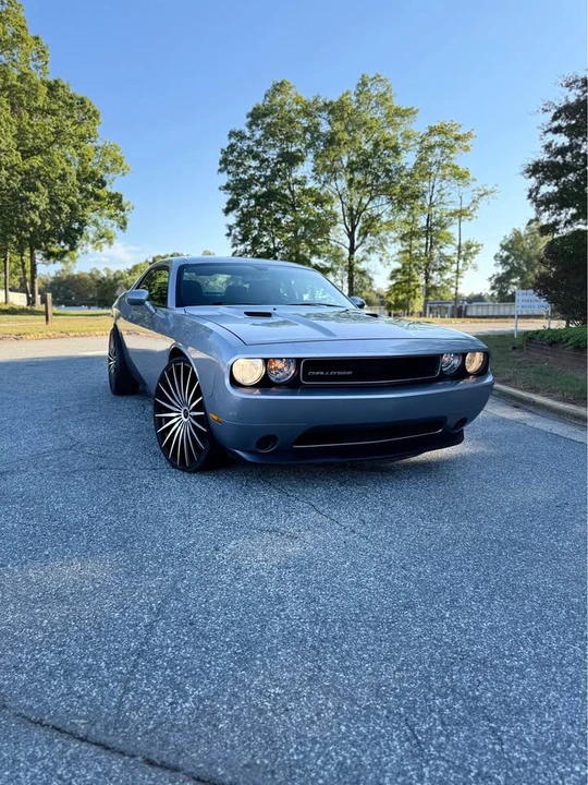 2013 Dodge Challenger 3rd Gen - Image 2 of 19