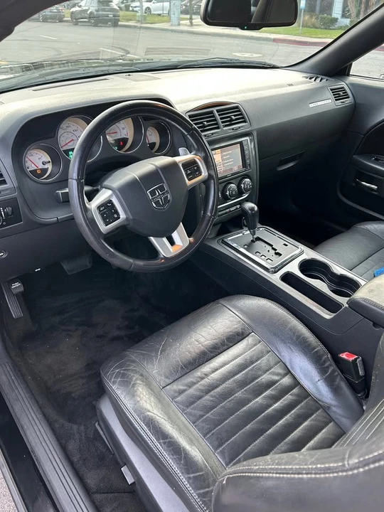 2013 Dodge Challenger 3rd Gen - Image 10 of 15