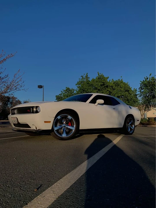 2013 Dodge Challenger 3rd Gen - Image 2 of 5