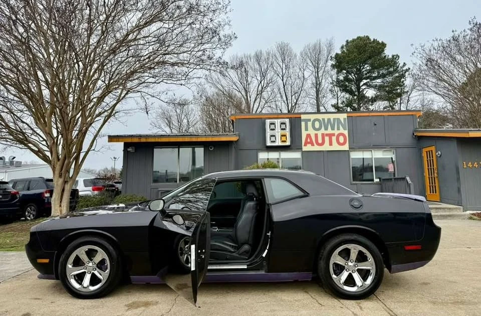 2013 Dodge Challenger 3rd Gen - Image 6 of 18