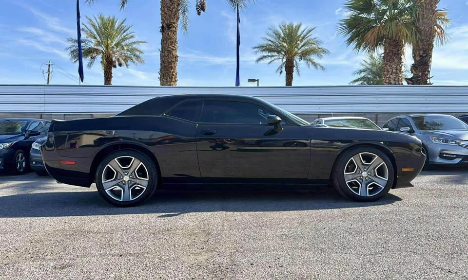 2013 Dodge Challenger 3rd Gen - Image 4 of 13