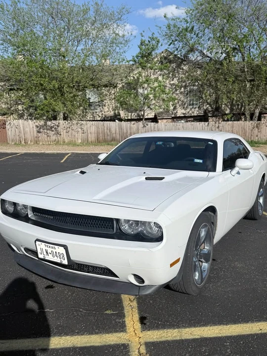 2013 Dodge Challenger - Image 2 of 8