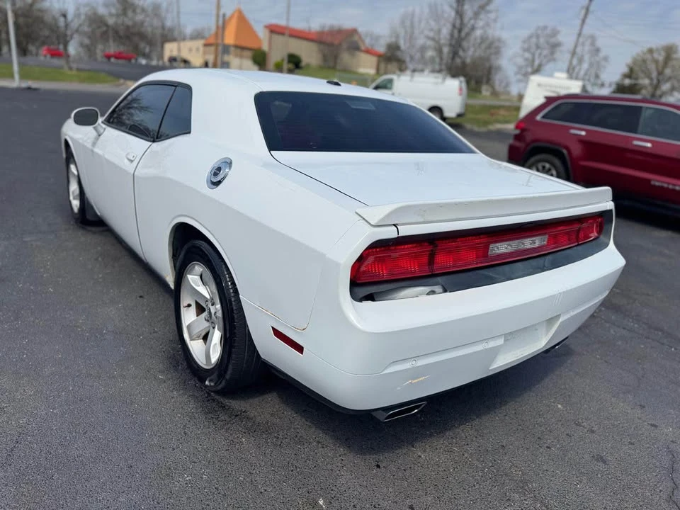 2013 Dodge Challenger - Image 10 of 17