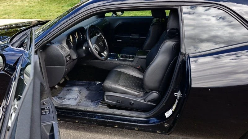 2013 Dodge Challenger 3rd Gen - Image 9 of 17