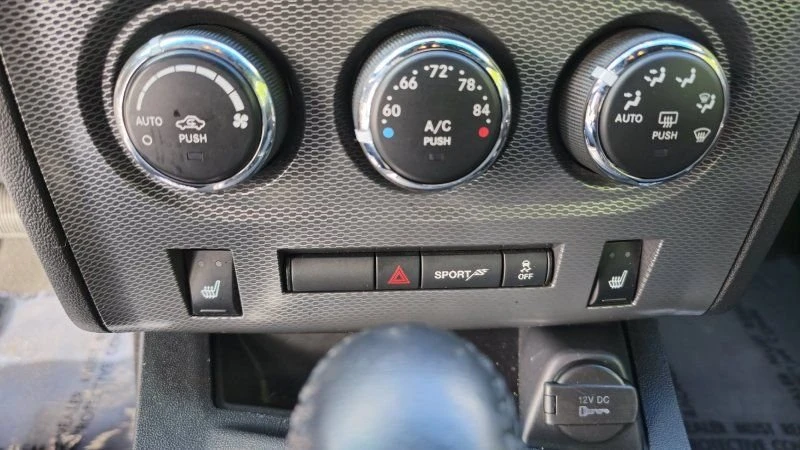 2013 Dodge Challenger 3rd Gen - Image 13 of 17