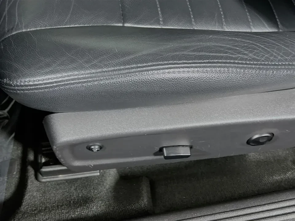 2013 Dodge Challenger 3rd Gen - Image 16 of 20
