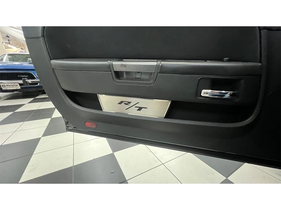 2013 Dodge Challenger 3rd Gen - Image 25 of 31