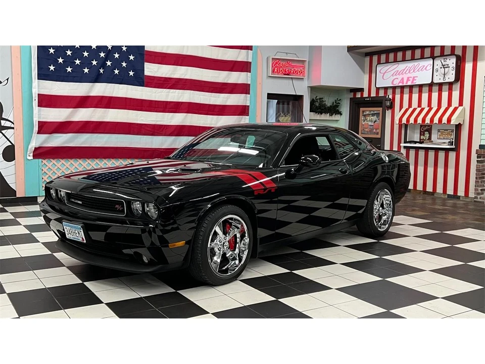 2013 Dodge Challenger 3rd Gen - Image 2 of 31