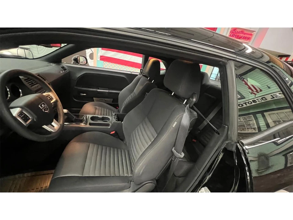 2013 Dodge Challenger 3rd Gen - Image 28 of 31